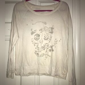 American Eagle Outfitters  l/s tshirt  size medium. Bundle to save!!